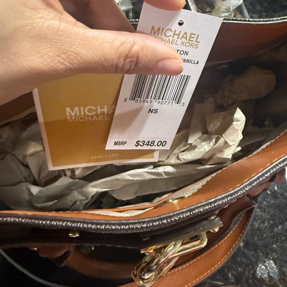 NWT MK Large Hamilton purse with matching wallet - Picture 9 of 11